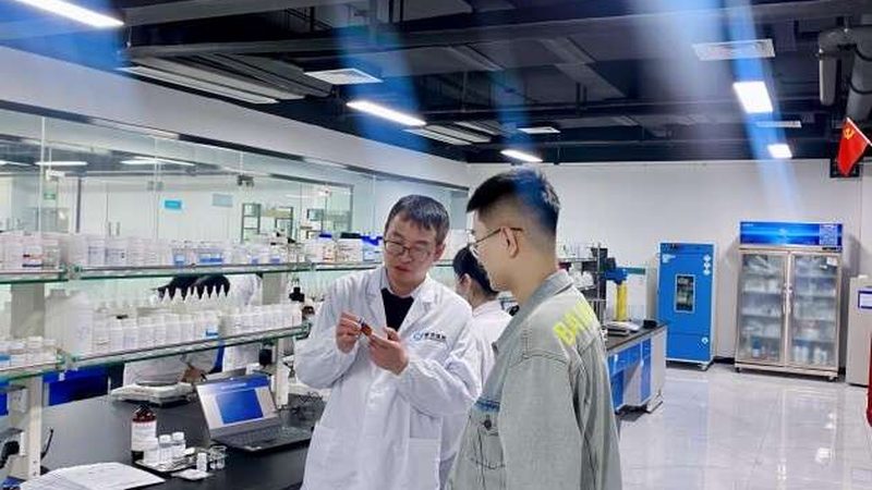 移液器量程与精度：如何选择合适的规格**